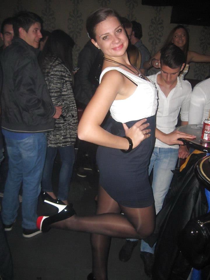 25P Nylon upskirt 40