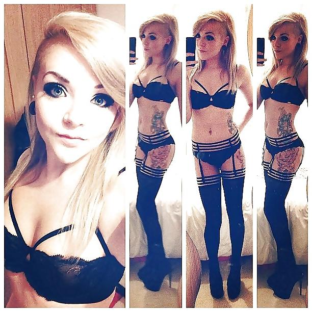 25P Horny girls in nylons CI