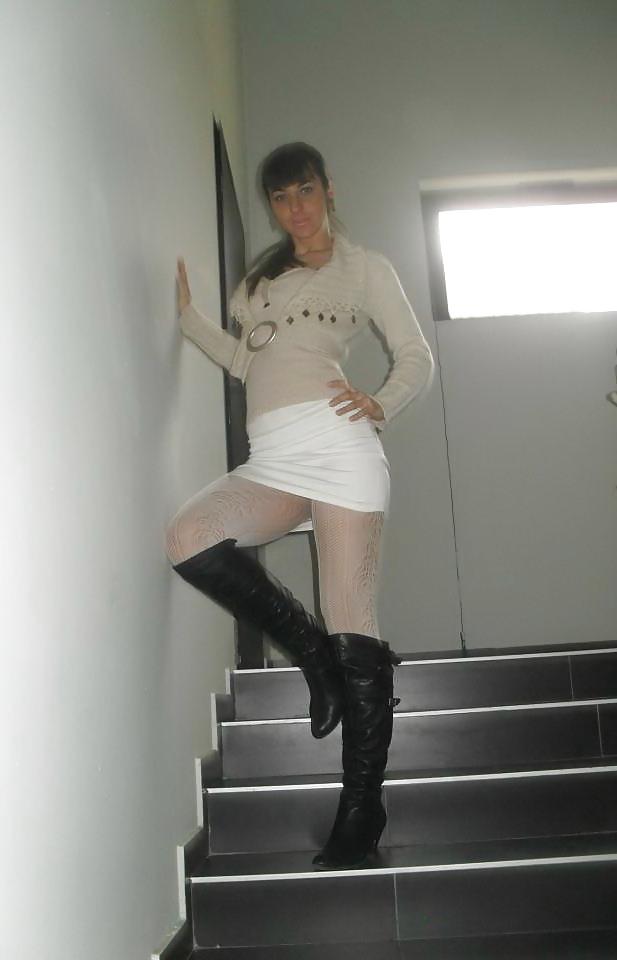 25P Nylon upskirt 42