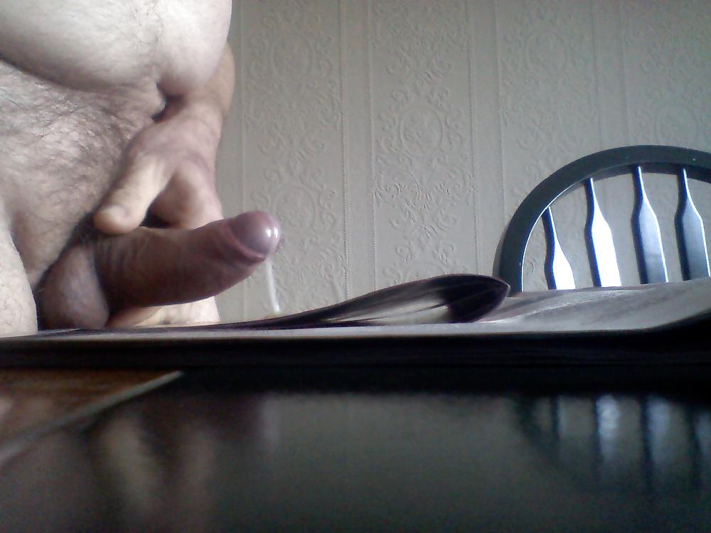 20P Me wanking today with spunk shot