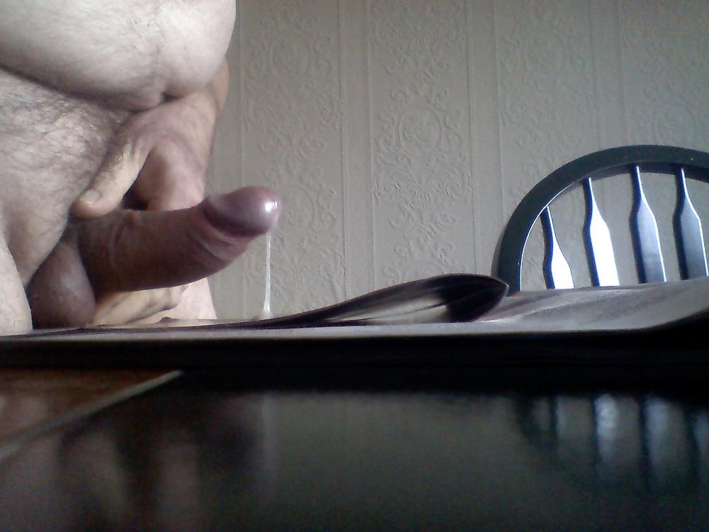 20P Me wanking today with spunk shot