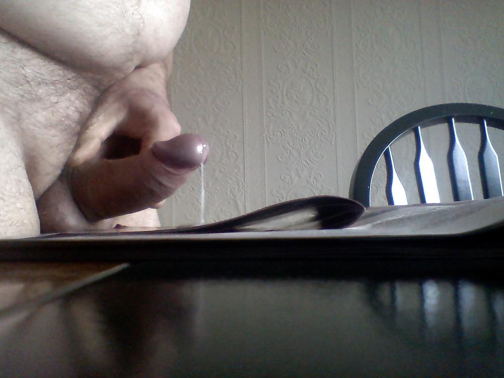 20P Me wanking today with spunk shot