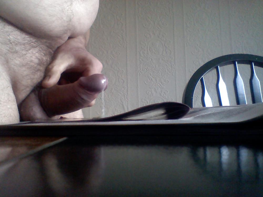 20P Me wanking today with spunk shot