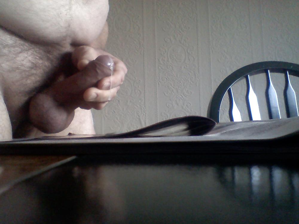 20P Me wanking today with spunk shot