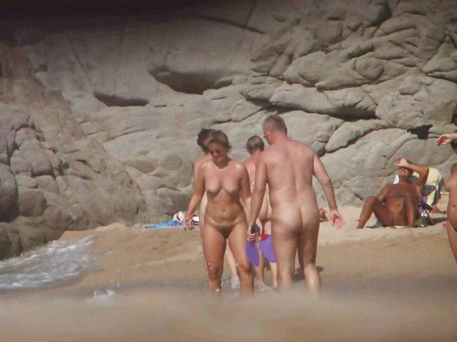25P I am a horny nudist