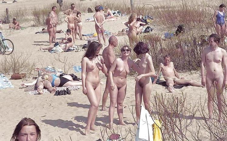 25P I am a horny nudist