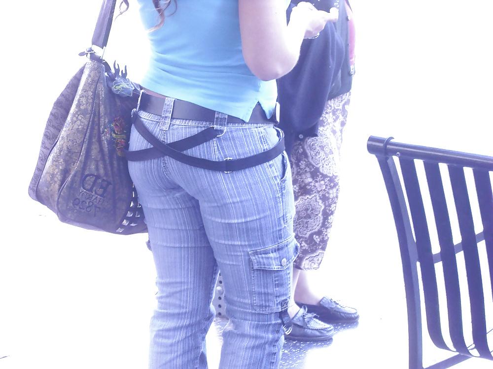 8P Latina teen ass voyeur
