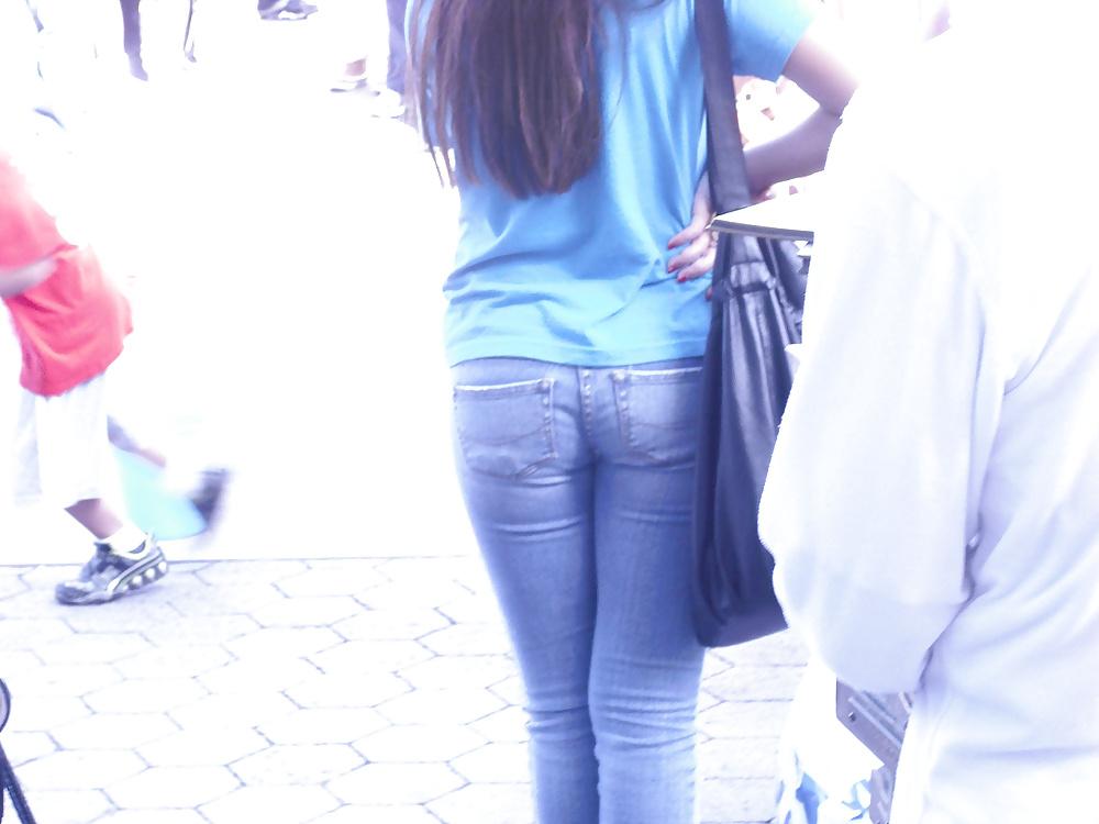 8P Latina teen ass voyeur
