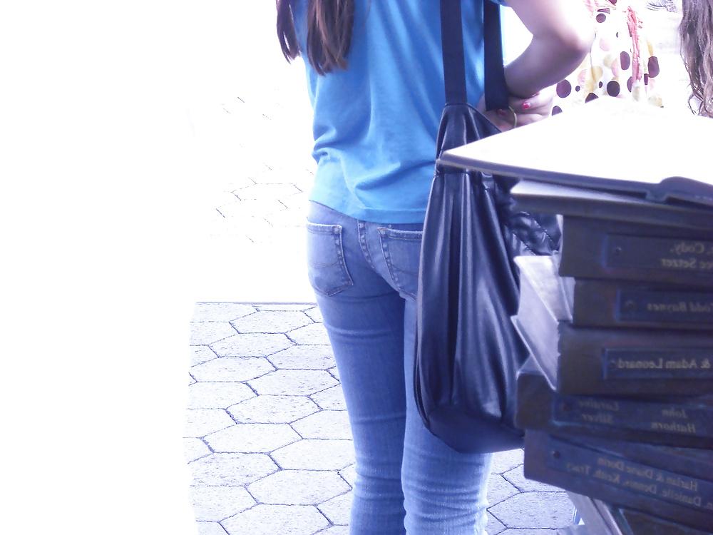 8P Latina teen ass voyeur