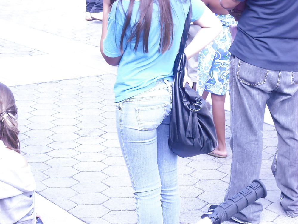 8P Latina teen ass voyeur