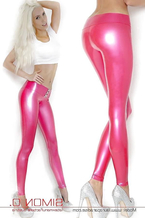 15P Latex Schlampe Laura Paradise