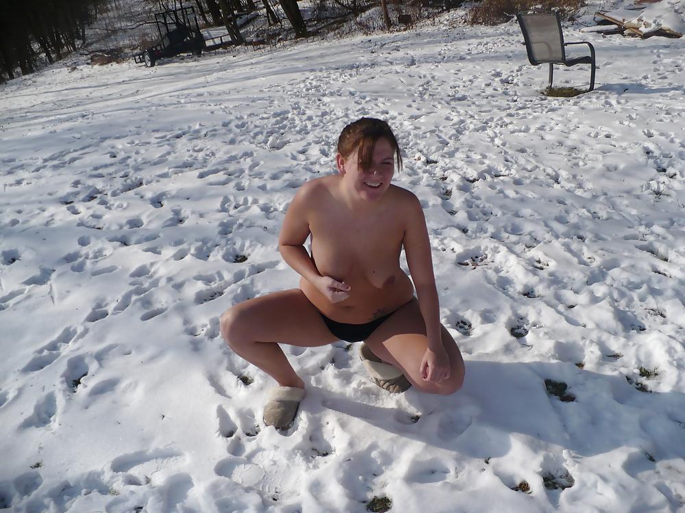 6P My wife in the snow 2010