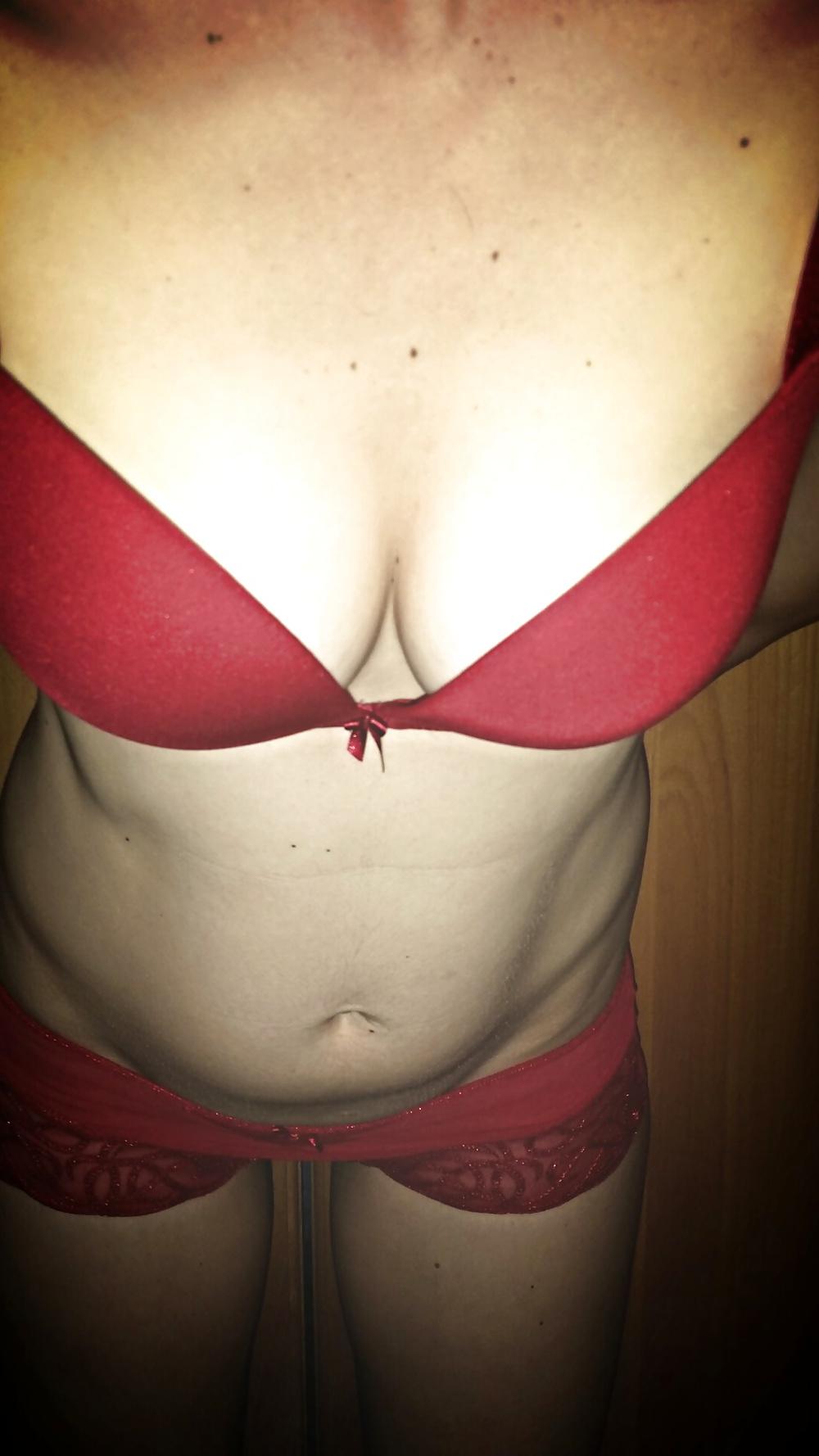 18P Wife in red