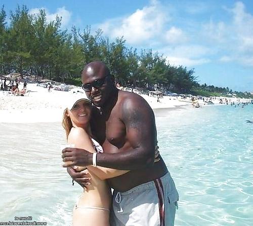 25P White Girls on Interracial Vacation