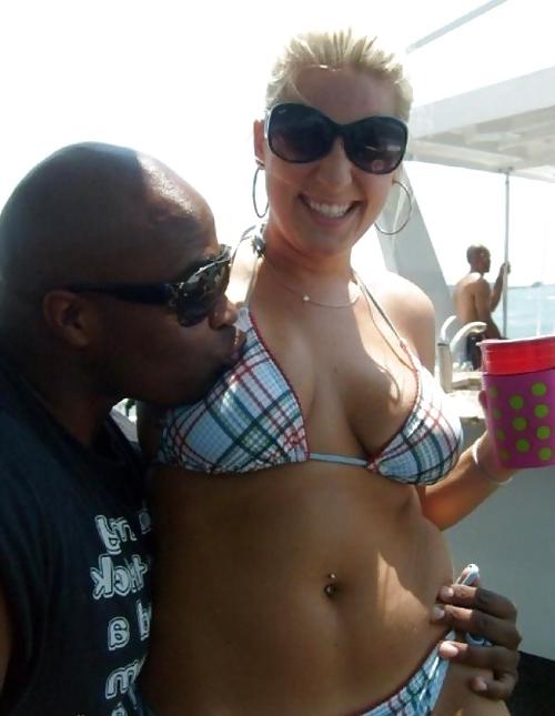 25P White Girls on Interracial Vacation