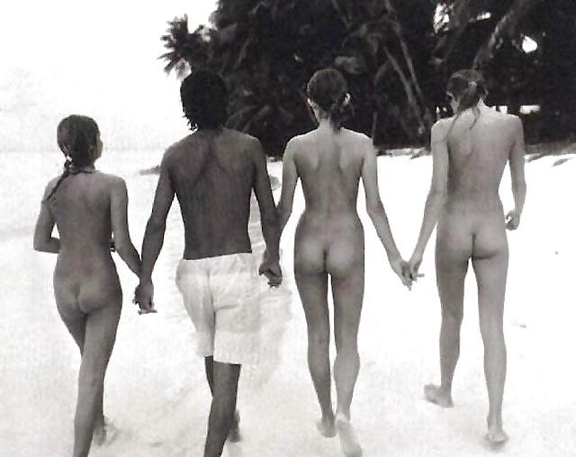 25P White Girls on Interracial Vacation