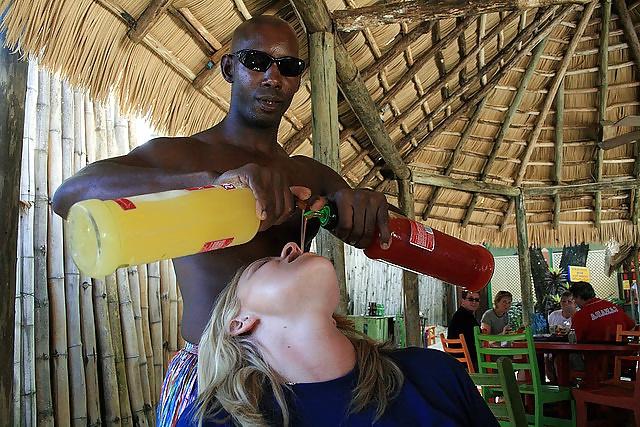 25P White Girls on Interracial Vacation