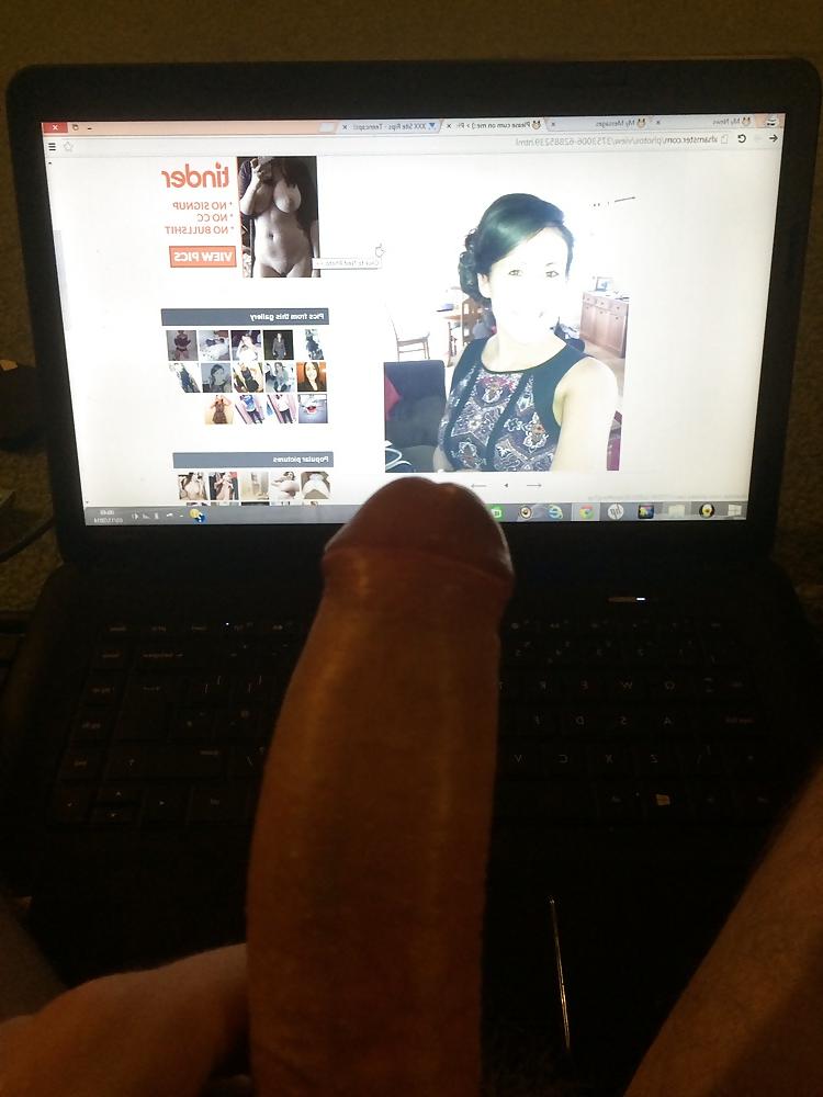 6P Wanking to holly11289's pic.