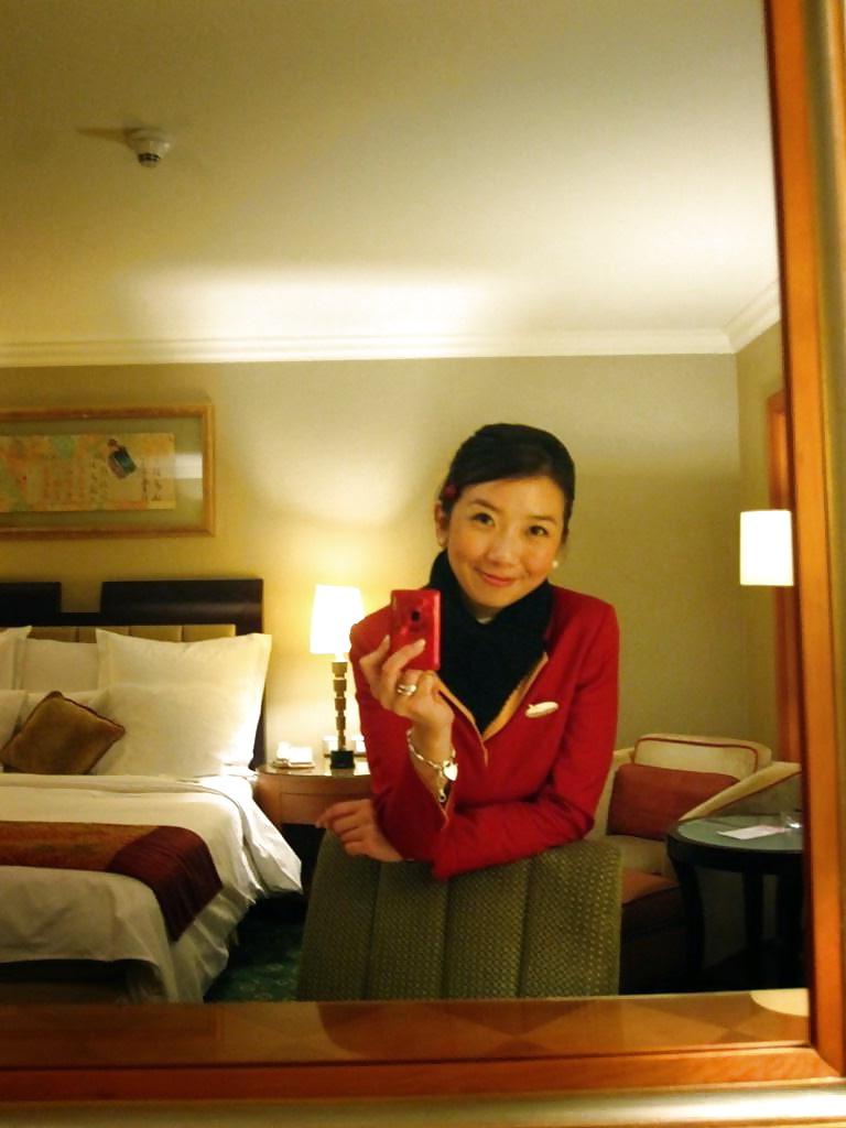 25P Hong Kong Cathay Pacific Flight Attendant