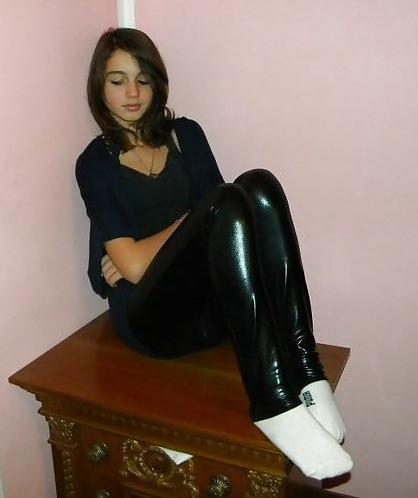 25P Teens in latex, lether..