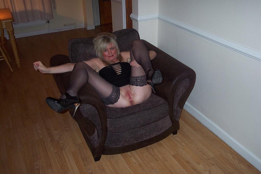 20P MILF Samantha Wearing Wedding Ring