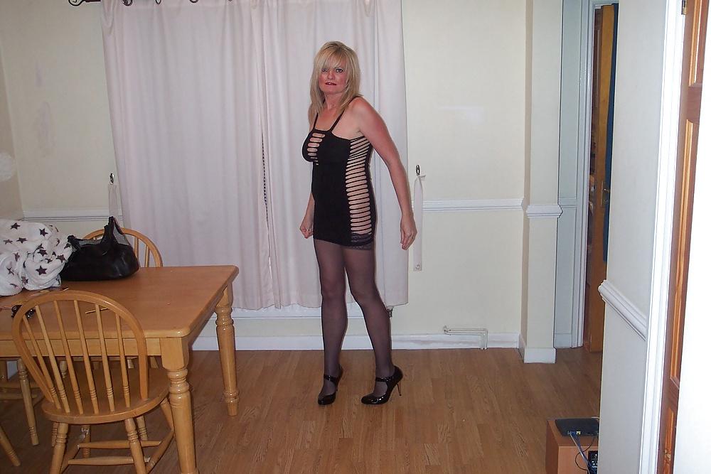 20P MILF Samantha Wearing Wedding Ring