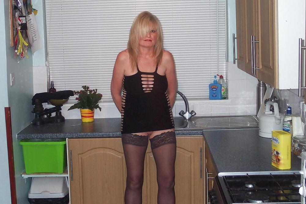 20P MILF Samantha Wearing Wedding Ring