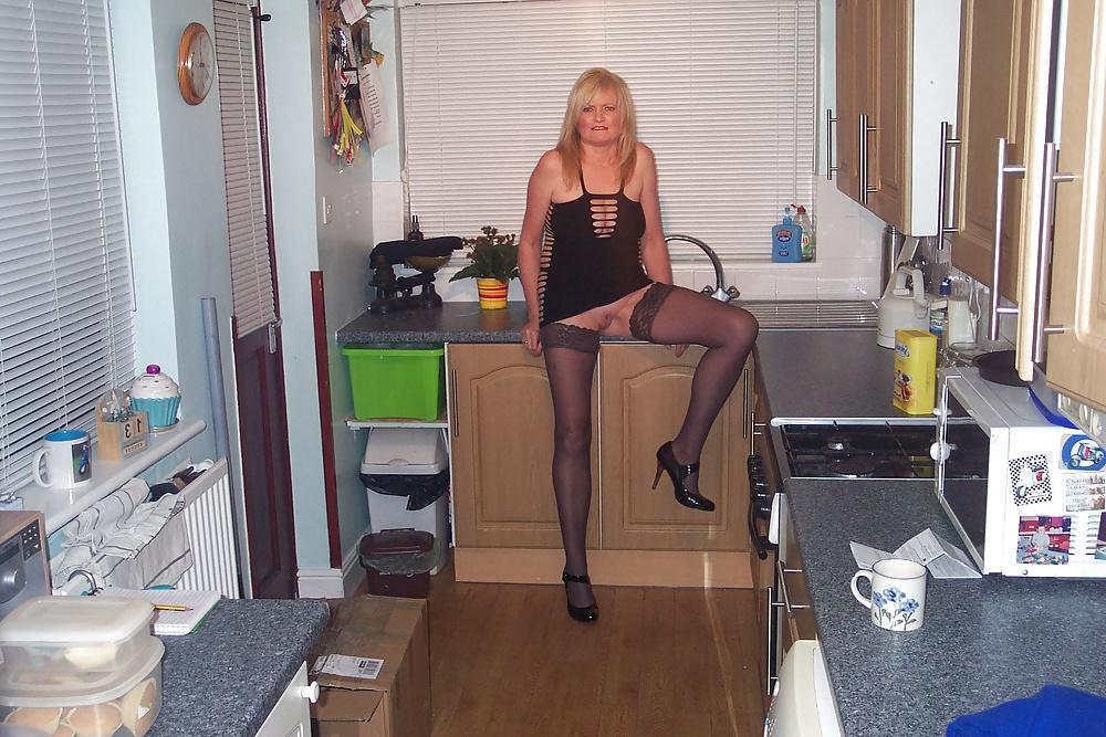 20P MILF Samantha Wearing Wedding Ring