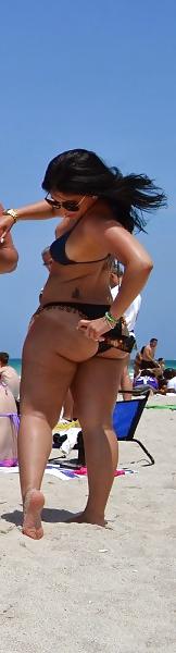 8P Latina, Big Ass, Bikini