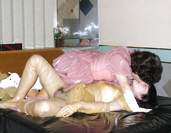 25P Lingerie latex love