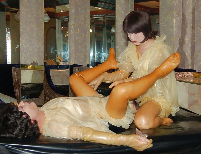 25P Lingerie latex love