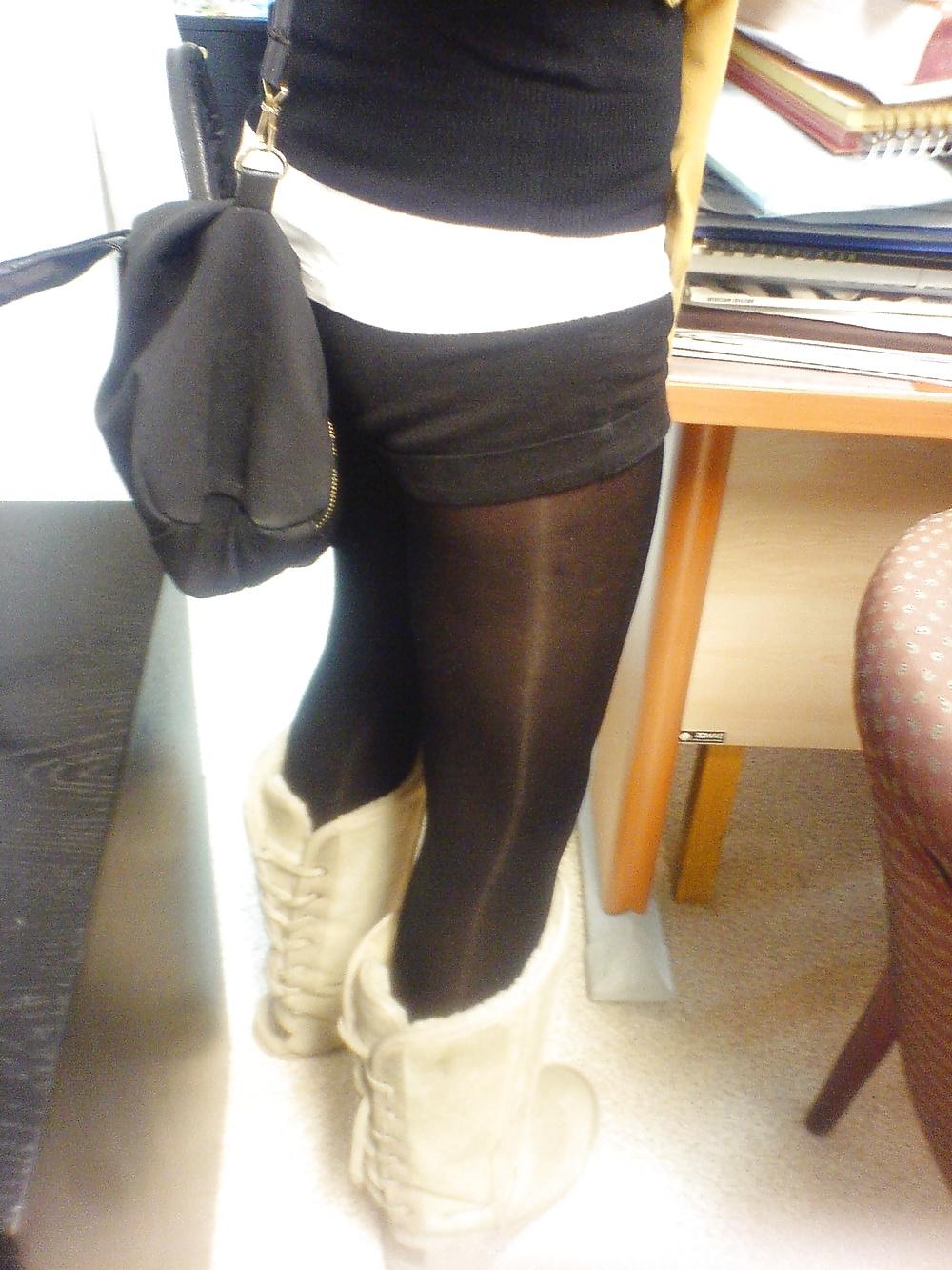 25P Nylon upskirt - just legs in nylon 4