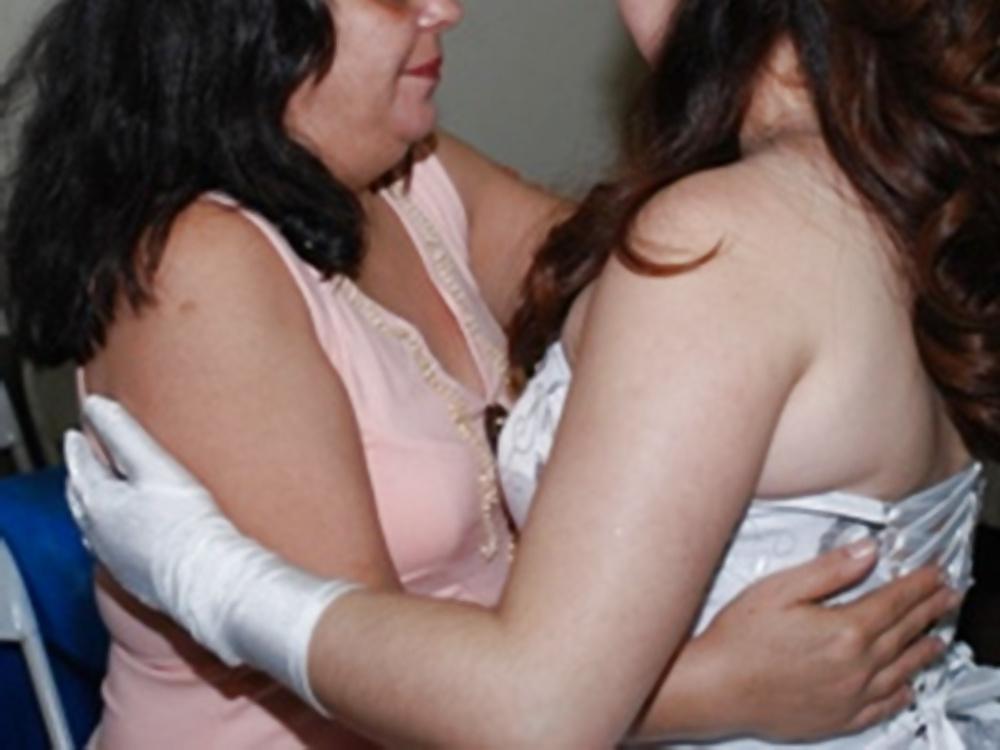 5P MIL yummy at wedding
