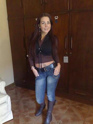 25P Sexy Latin Milf