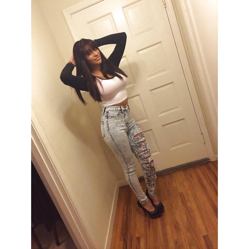 25P How Would You Fuck This Thick Busty latina