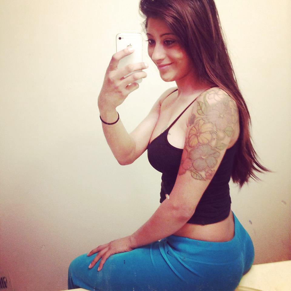 25P How Would You Fuck This Thick Busty latina