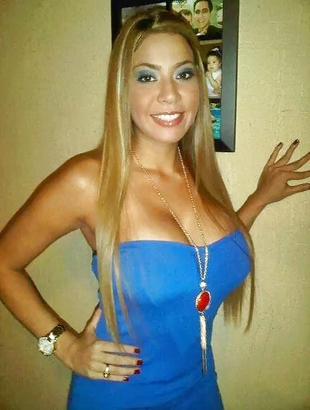 25P COLEGIALAS  TETONCITAS LATINAS......1
