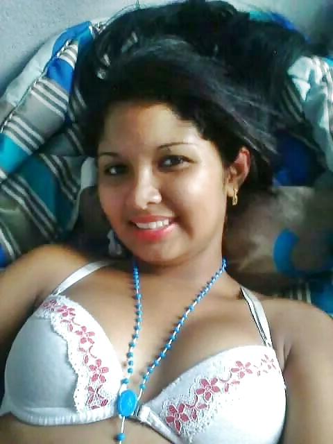 25P COLEGIALAS  TETONCITAS LATINAS......1