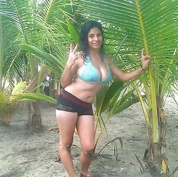 25P COLEGIALAS  TETONCITAS LATINAS......1