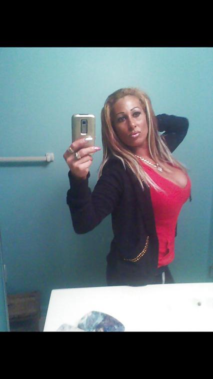 25P Gestapelte Latina-Stripperin-Milf