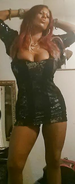 25P Gestapelte Latina-Stripperin-Milf