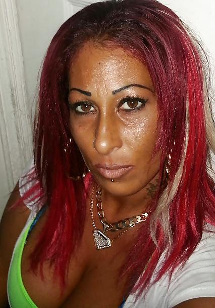 25P Gestapelte Latina-Stripperin-Milf