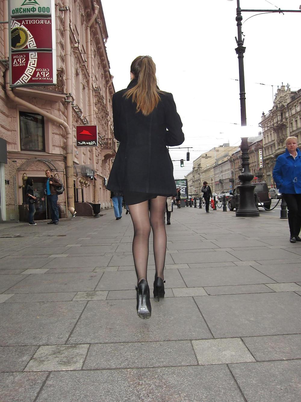 25P Nylon upskirt - STREET VIEW 3