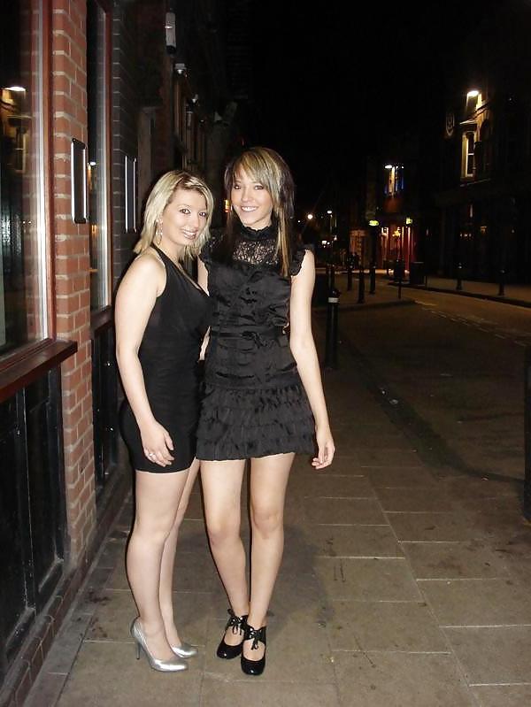 25P Nylon upskirt - STREET VIEW 3