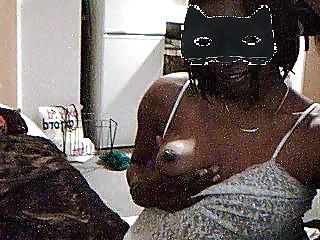 17P Mature Tenant Shows Off For Me On Hr Webcam