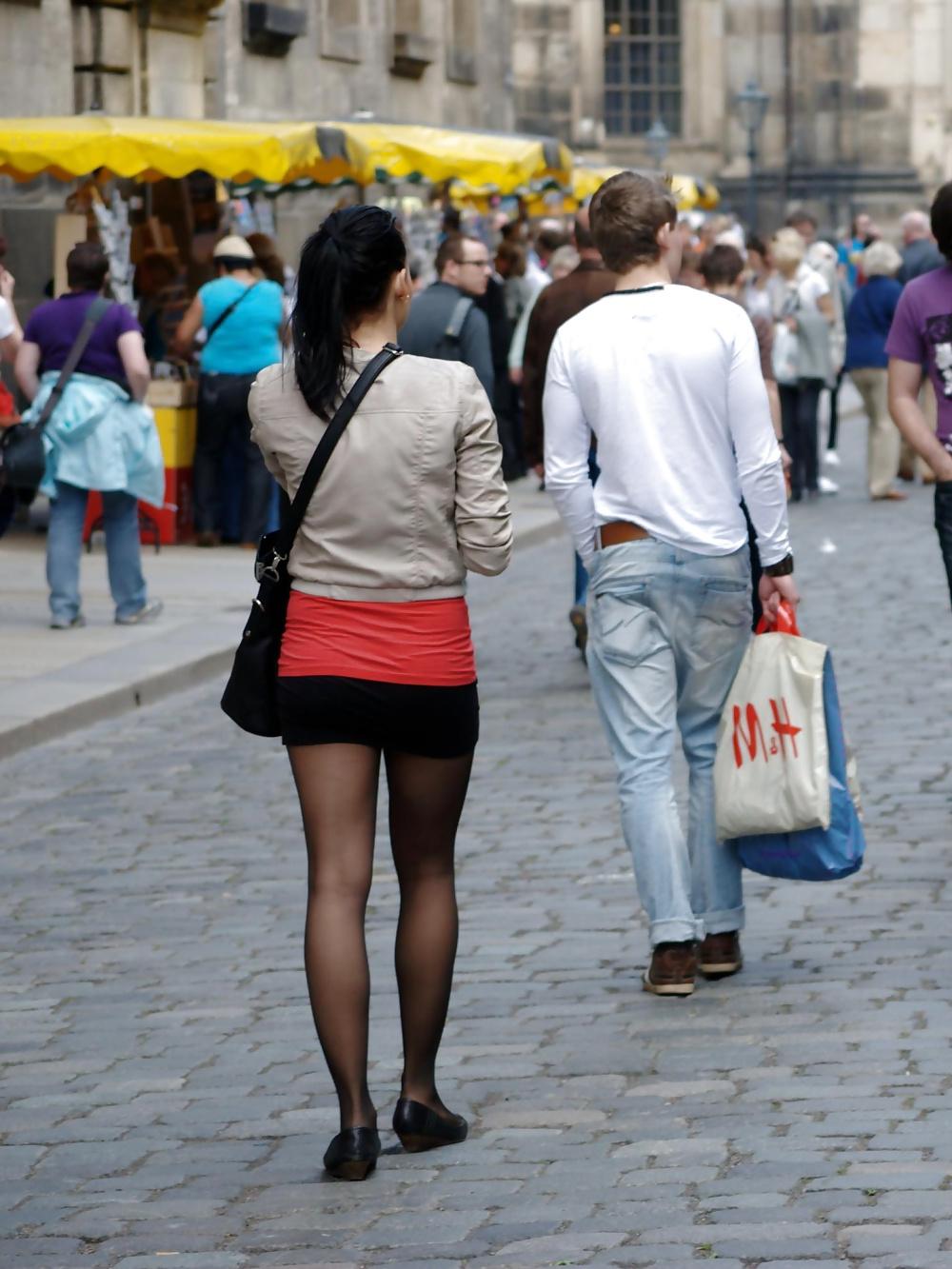 25P Nylon upskirt - STREET VIEW 2