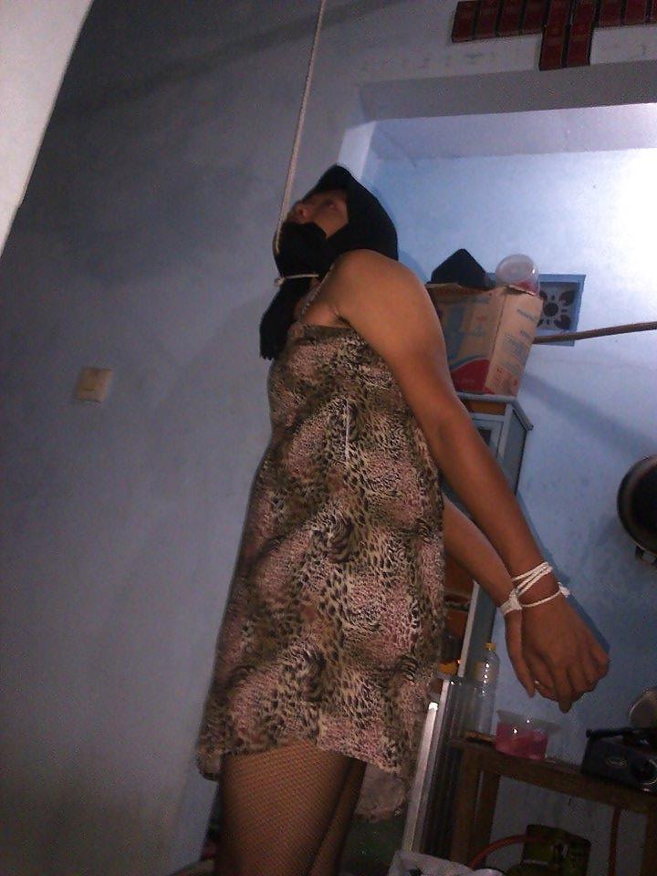 5P Indonesisch-Jilbab-BDSM