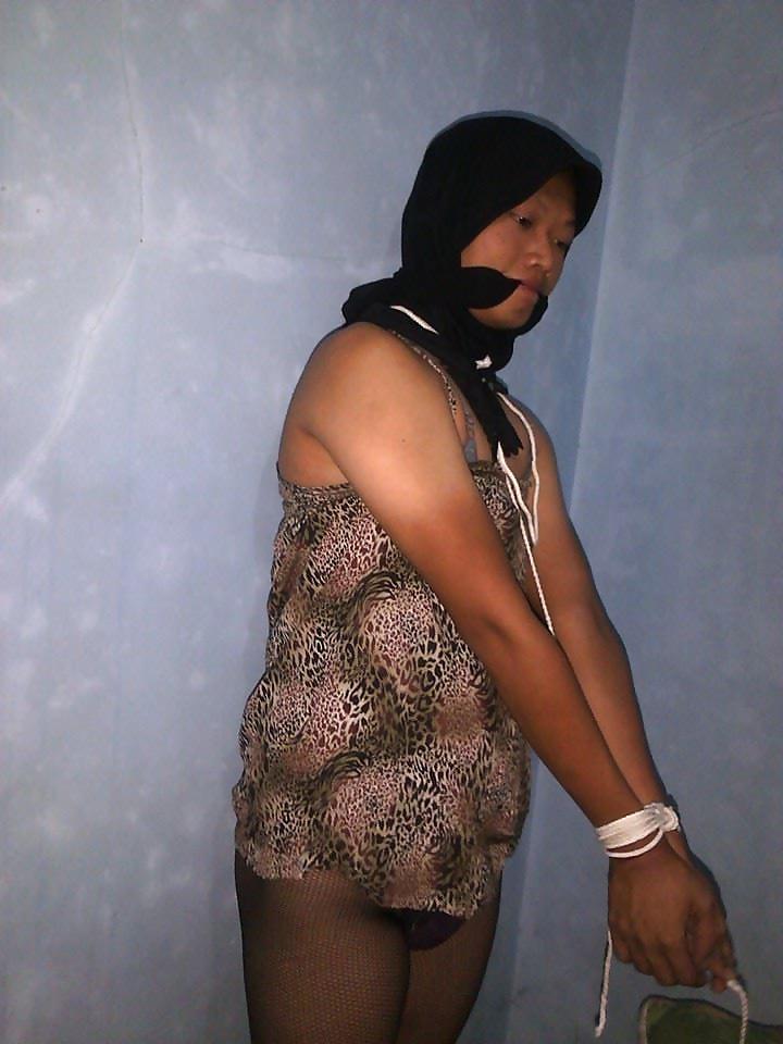 5P Indonesisch-Jilbab-BDSM