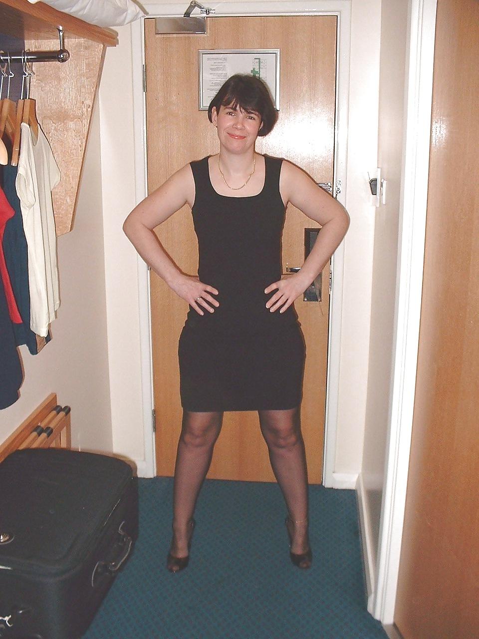 25P Hairy mature wife
