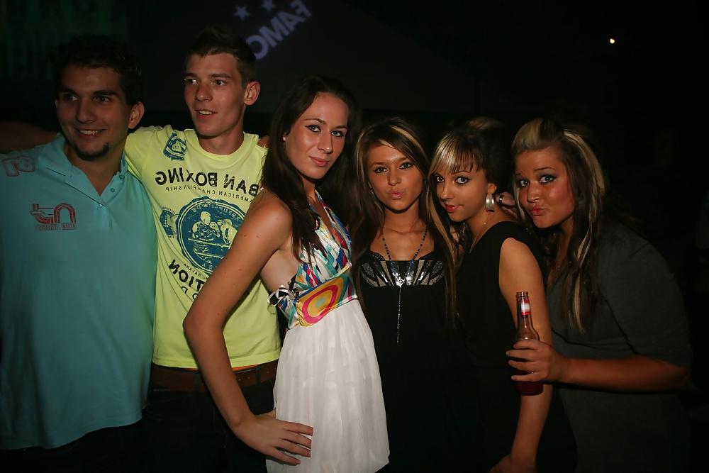 25P Satin Clubbing Girls